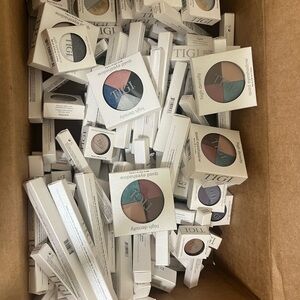 TIGI makeup lot. All 146 pieces. Brand new condition.